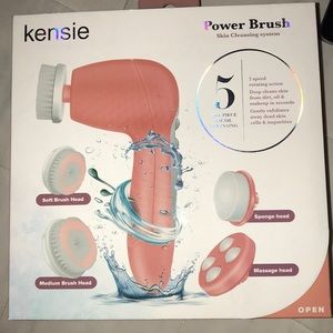 Face cleansing brush